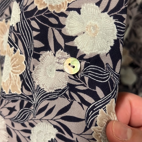 Danielrainn floral blouse hi/lo hem. - Picture 4 of 4